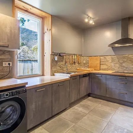 Проживание в семье Aubepine Cadeac