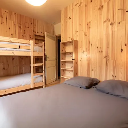 Проживание в семье Aubepine Cadeac