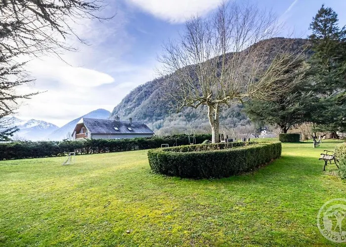 Проживание в семье Aubepine Cadeac