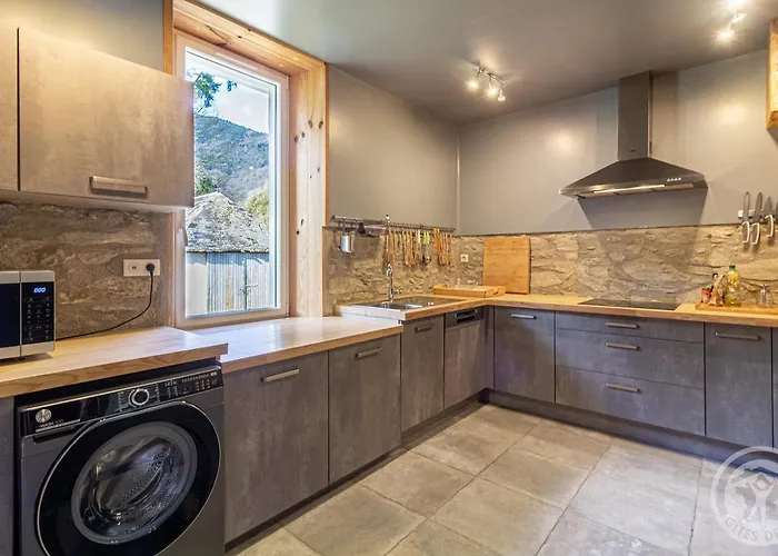 Проживание в семье Aubepine Cadeac